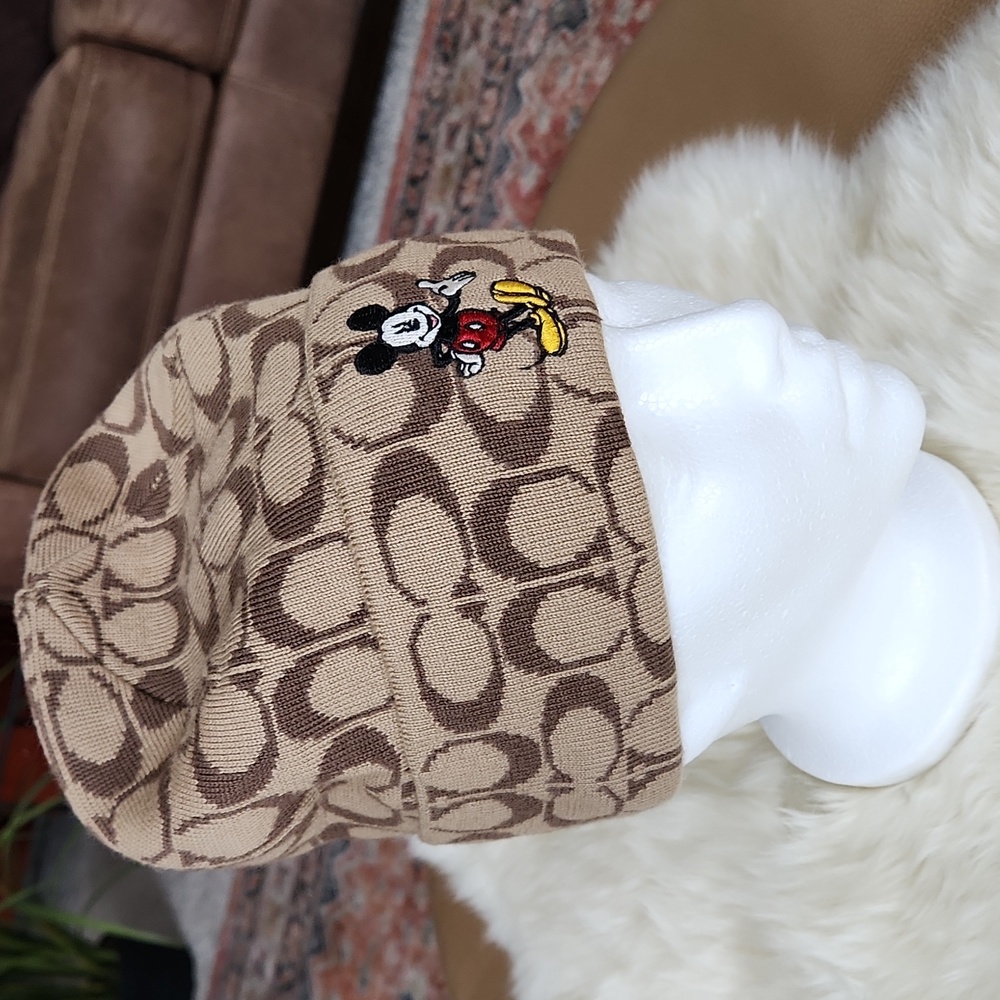 Adorable NWOT Coach X Disney Mickey Mouse Signature Wool Beanie 🤎🐭♥️🎁 - Picture 10 of 14